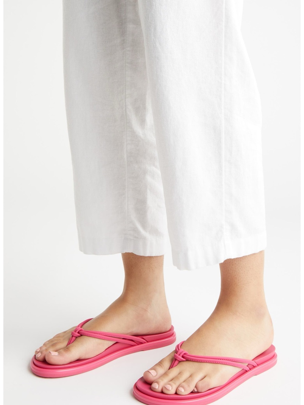 PINK PLUMERIA OLUKAI
Women's Aka Sandals NWT $70 Size 10